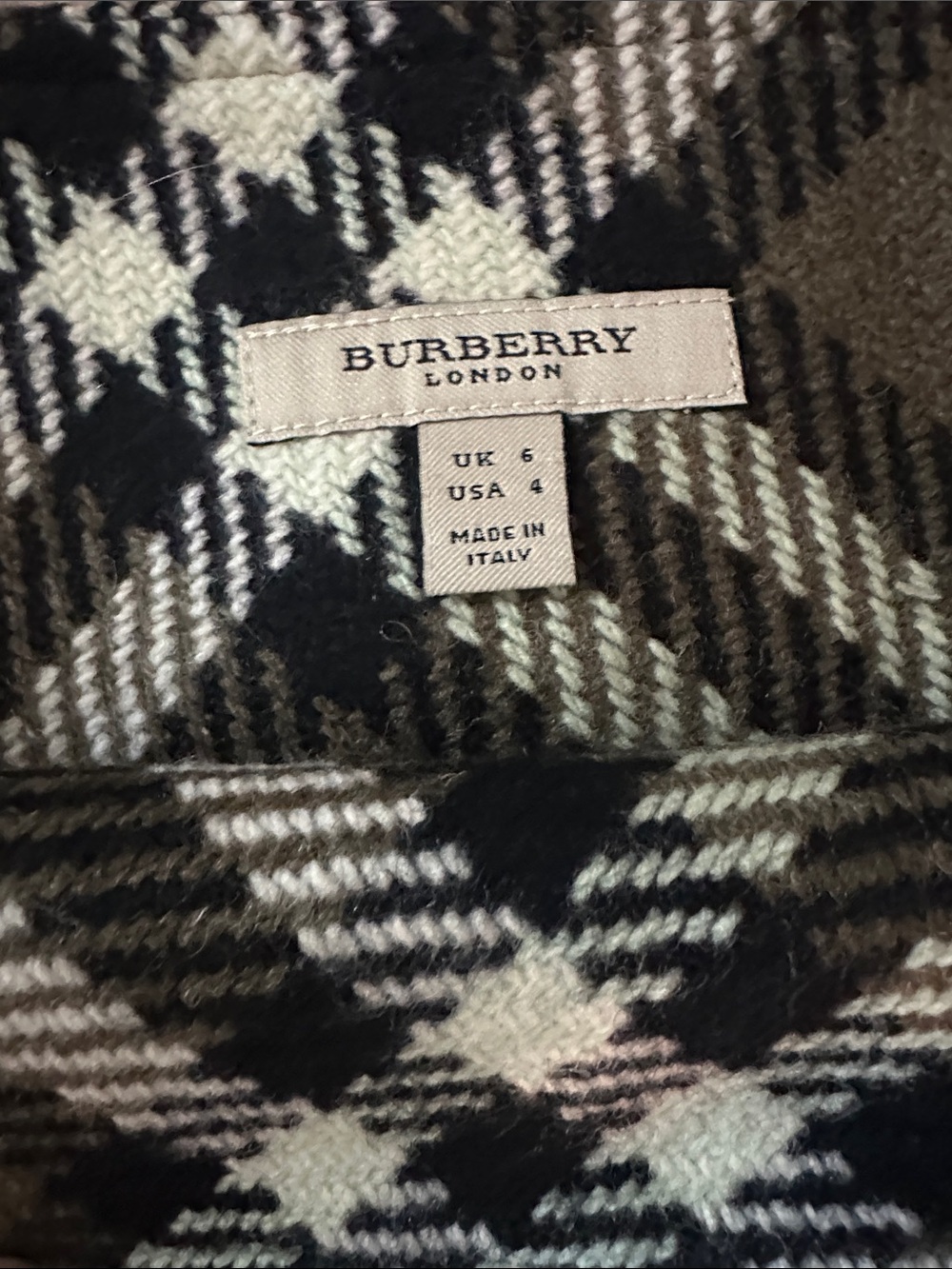 Burberry Olive Plaid Knit Mini Skirt - Casual Chic - Picture 3 of 4